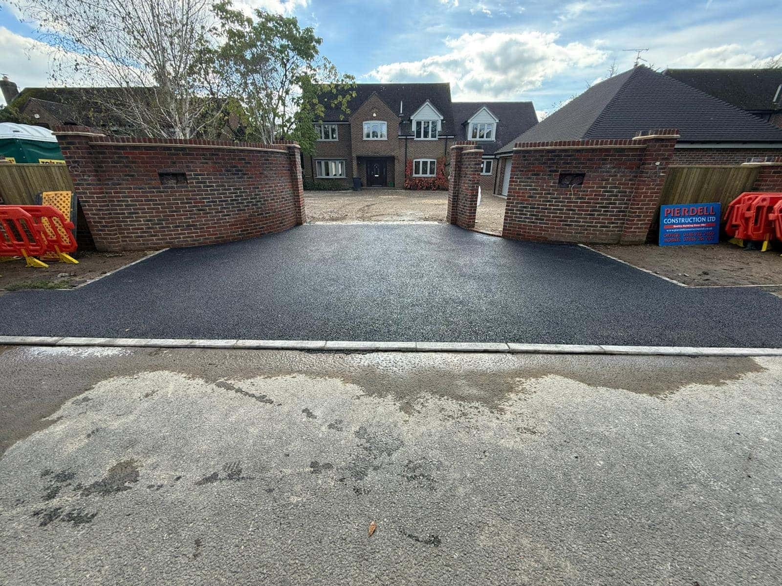 Porcelain tile paving with stainless steel balustrades and LED lighting for modern homes in Caversham and Berkshire