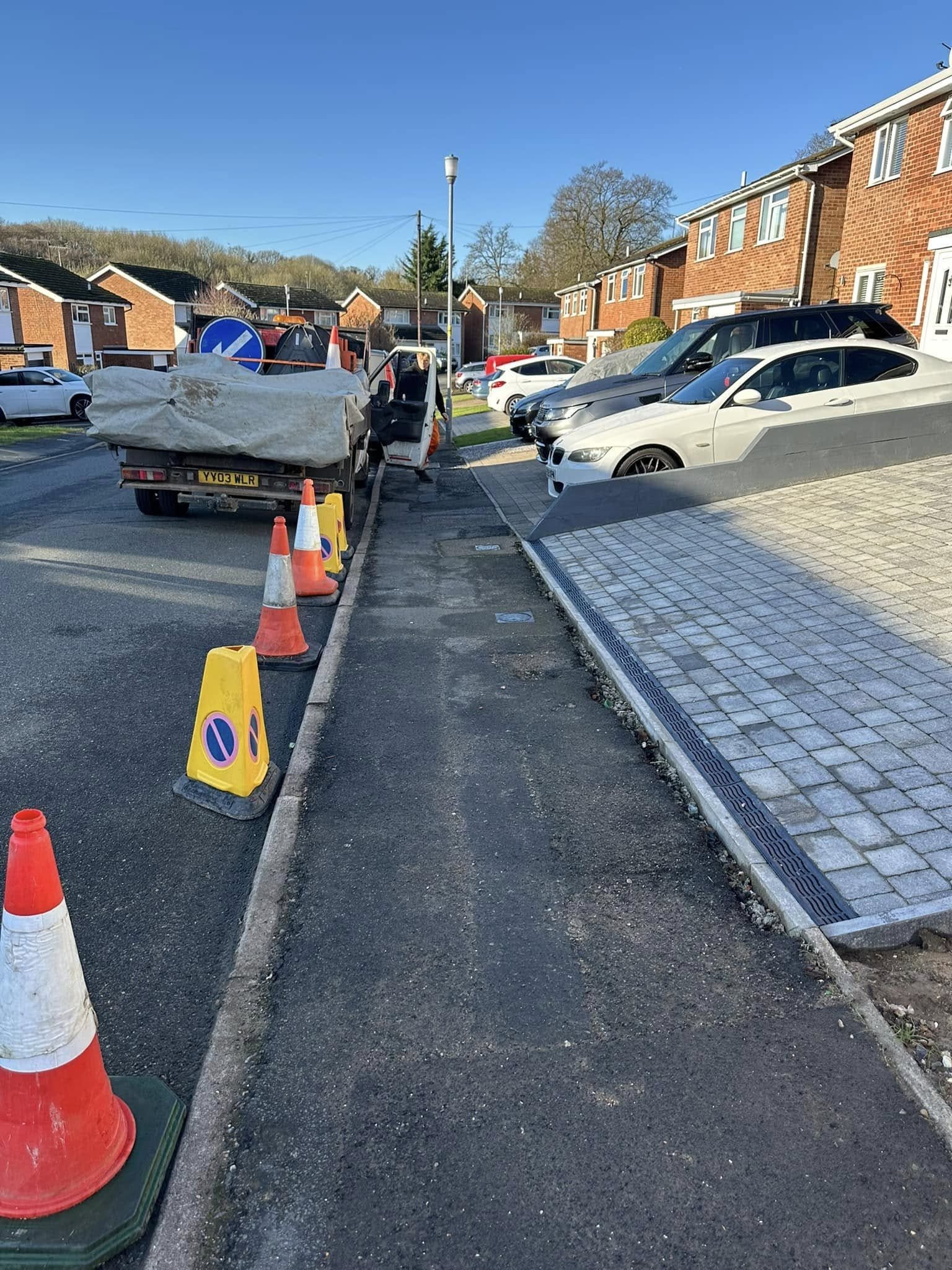 Traditional sandstone paving with Victorian-style fencing for period properties in Newbury and Berkshire