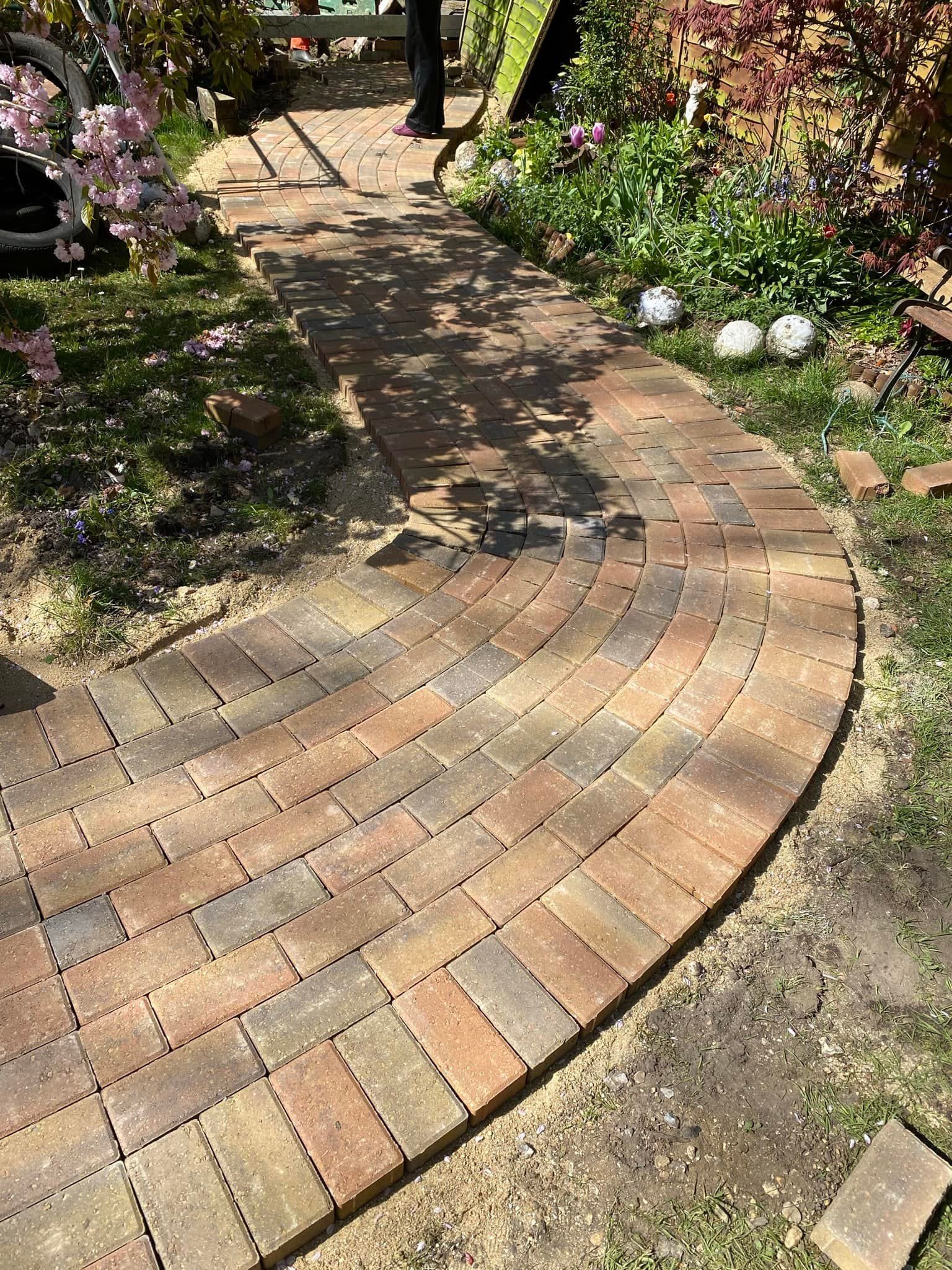 Quality-Lasting-Durable-Patio-Landscaping-in-Berkshire-UK-Hampshire-AJR-Landscaping-Services- (11)