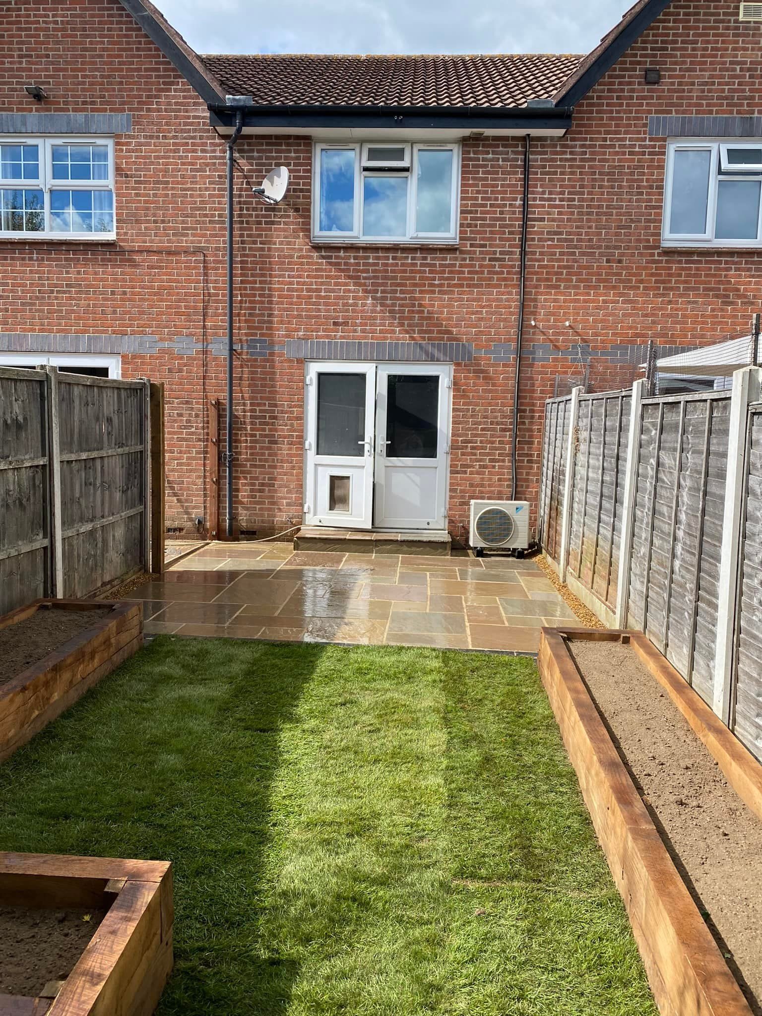 Quality-Lasting-Durable-Patio-Landscaping-in-Berkshire-UK-Hampshire-AJR-Landscaping-Services- (13)