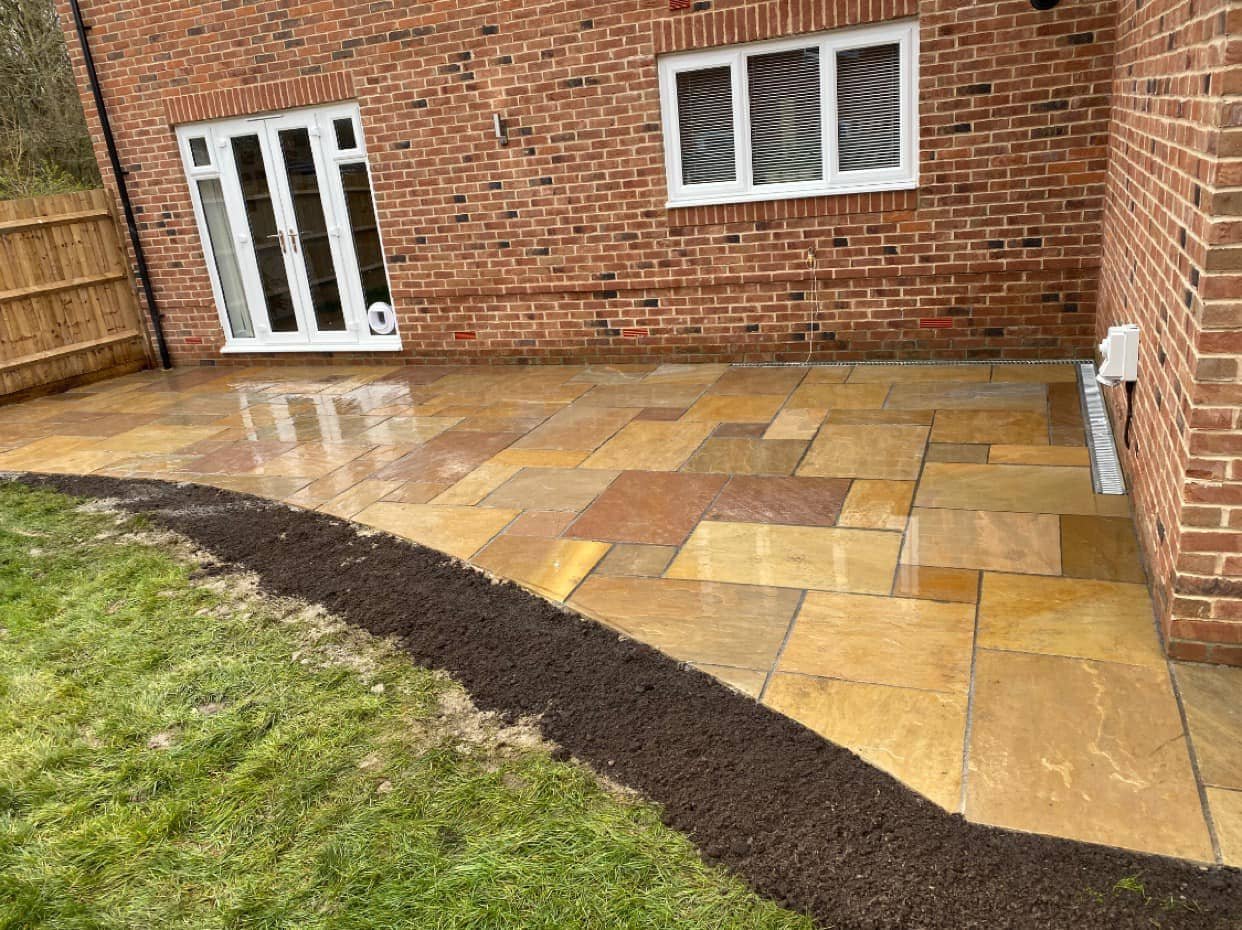 Quality-Lasting-Durable-Patio-Landscaping-in-Berkshire-UK-Hampshire-AJR-Landscaping-Services- (21)