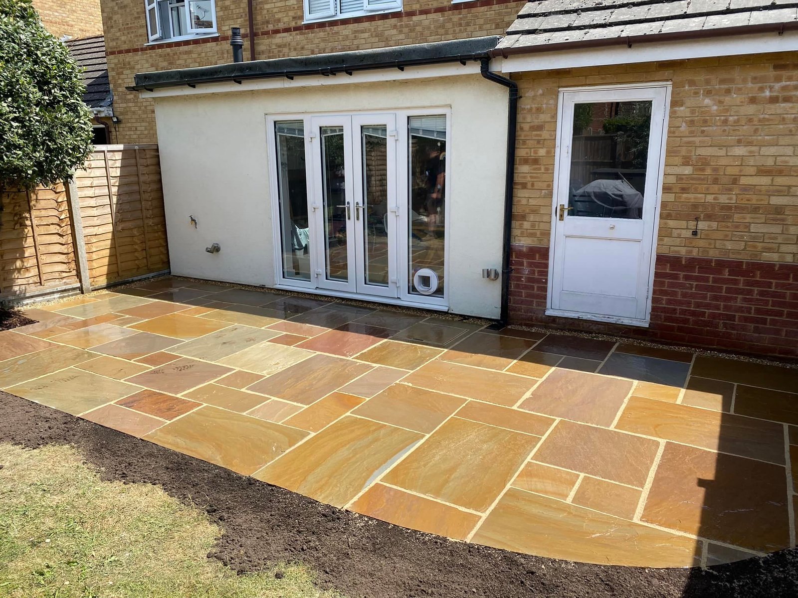 Quality-Lasting-Durable-Patio-Landscaping-in-Berkshire-UK-Hampshire-AJR-Landscaping-Services- (24)