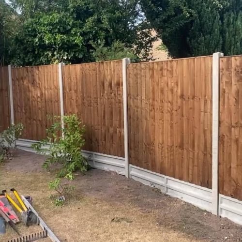 Professional paving pathway with natural stone in Reading. AJR Landscaping crafts beautiful pathways and paving solutions for Reading and Berkshire gardens.